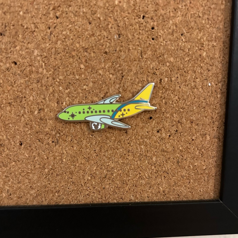 Tinker Bell Hidden Mickey Plane Pin